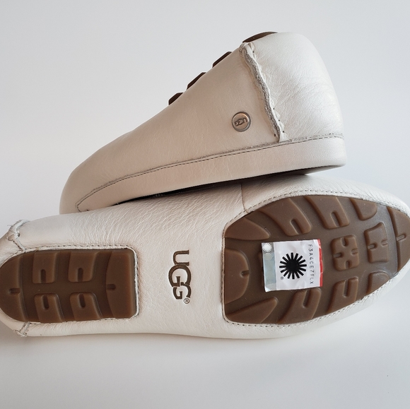 UGG Shoes - Ugg Flats Women's Size 6